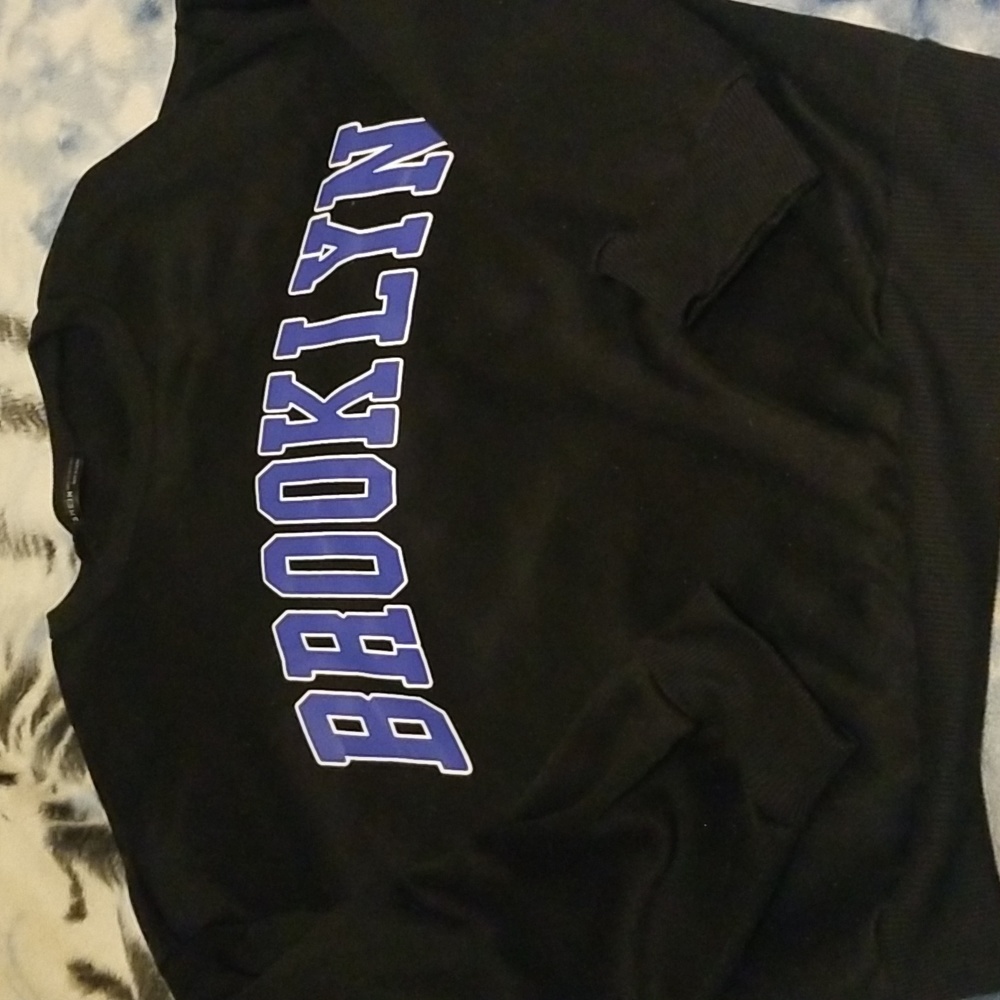 Womens Large black sweatshirt